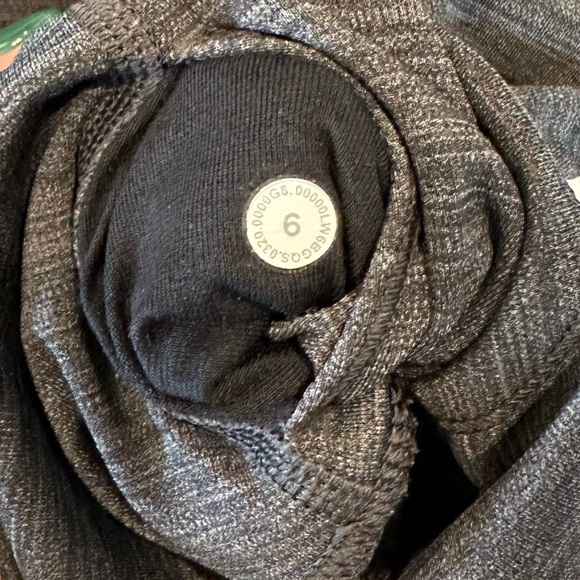 Lululemon Grey Cropped Leggings! - Picture 3 of 4
